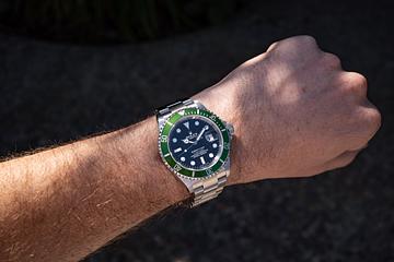 2006 Rolex Submariner 16610LV with Box and Rolex Service Card
