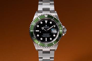 2006 Rolex Green Submariner 16610LV with Service Papers