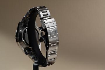 2001 Rolex Submariner 14060M 