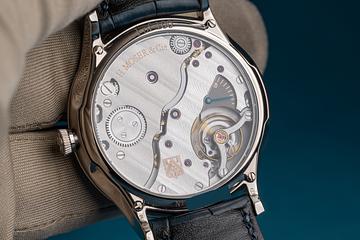 2021 H. Moser & Cie. Venturer 2327-0220 Arctic Blue Fumé Dial