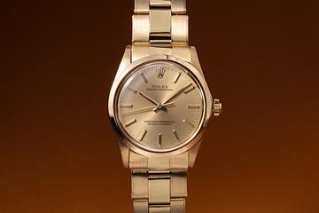 1977 Rolex 18K YG Oyster Perpetual 1002 Champagne Dial with Stretch Rivet Band 