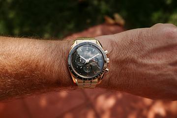 2023 Omega 18K YG Speedmaster 31060 Green Dial with Box and Papers 