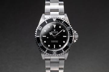 2005 Rolex Submariner 14060M with Papers