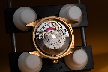 1968 Rolex 18K YG DateJust Turn-O-Graph 1625 Stepped Champagne