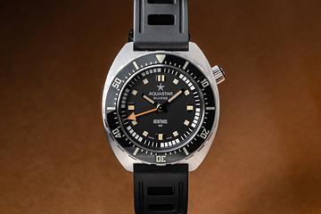 2023 Aquastar Benthos H1 with Box and Papers